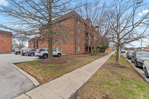 Tiny photo for 7117 W 93rd Street #306, Oak Lawn, IL 60453 (MLS # 12589507)