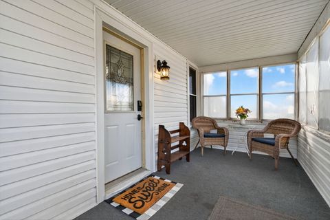 Tiny photo for 402 8th Street, Mazon, IL 60444 (MLS # 12549723)