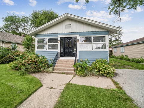 Tiny photo for 208 N Grant Street, Westmont, IL 60559 (MLS # 12743210)