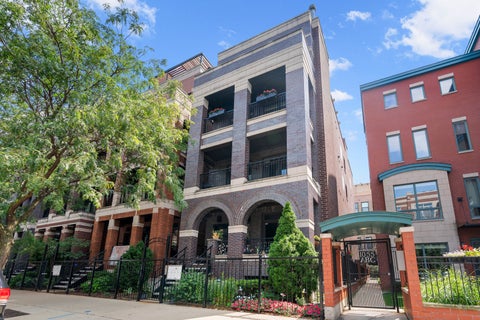 Photo of 1051 W Monroe Street #4, Chicago, IL 60607 (MLS # 12722206)
