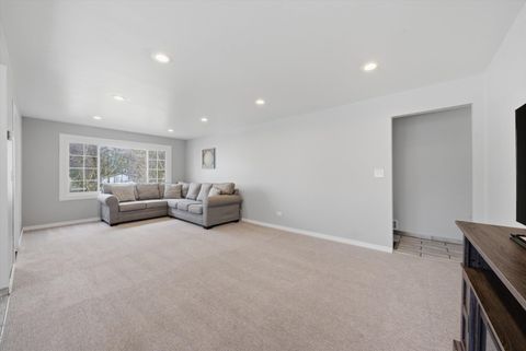 Tiny photo for 305 Circle Road, Fox River Grove, IL 60021 (MLS # 12613811)