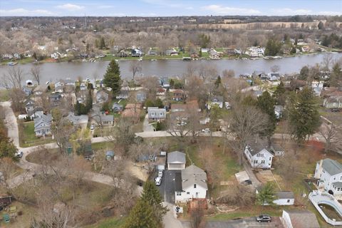 Tiny photo for 305 Circle Road, Fox River Grove, IL 60021 (MLS # 12613811)