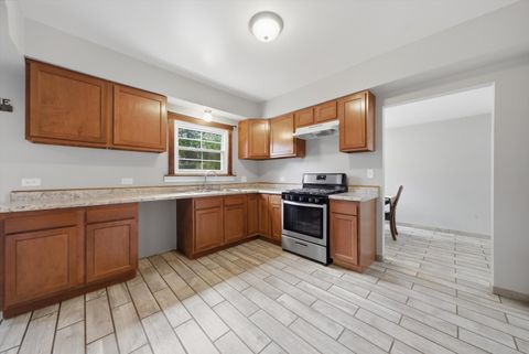 Tiny photo for 305 Circle Road, Fox River Grove, IL 60021 (MLS # 12613811)