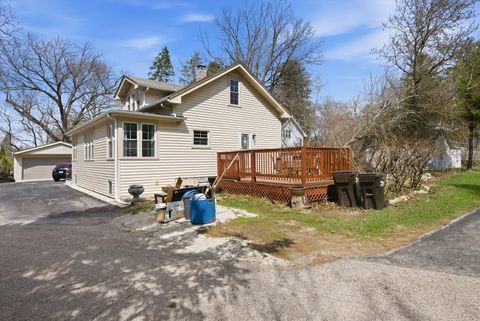 Tiny photo for 305 Circle Road, Fox River Grove, IL 60021 (MLS # 12613811)