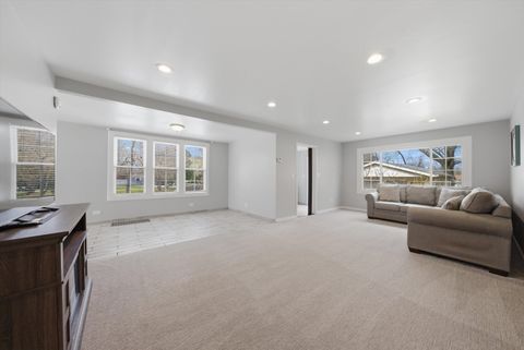 Tiny photo for 305 Circle Road, Fox River Grove, IL 60021 (MLS # 12613811)