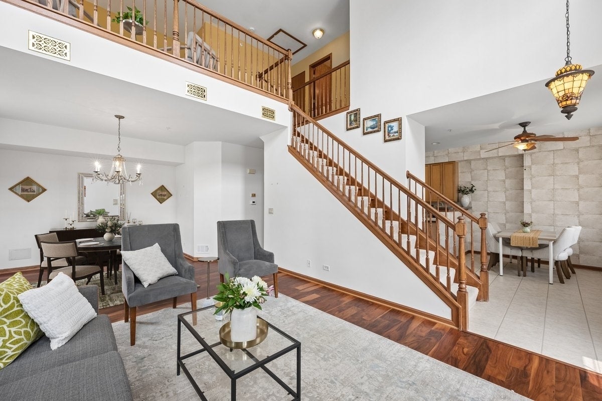 2351 Crystal Road