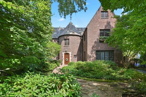 714 Forest Avenue Wilmette IL 60091