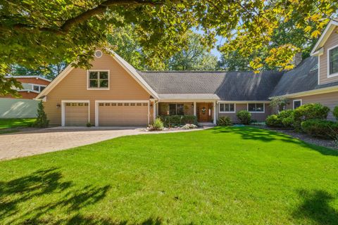 Photo of 39 Wiltshire Drive, Lincolnshire, IL 60069 (MLS # 12476724)
