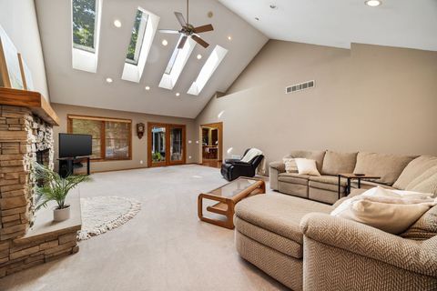 Tiny photo for 39 Wiltshire Drive, Lincolnshire, IL 60069 (MLS # 12476724)