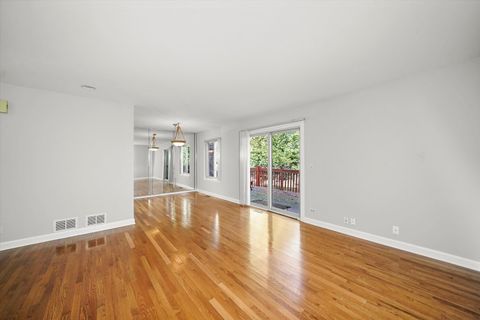 Tiny photo for 218 E Forest Knoll Drive, Palatine, IL 60074 (MLS # 12491443)