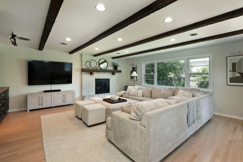 Tiny photo for 1938 Lincoln Avenue, Northbrook, IL 60062 (MLS # 12667569)