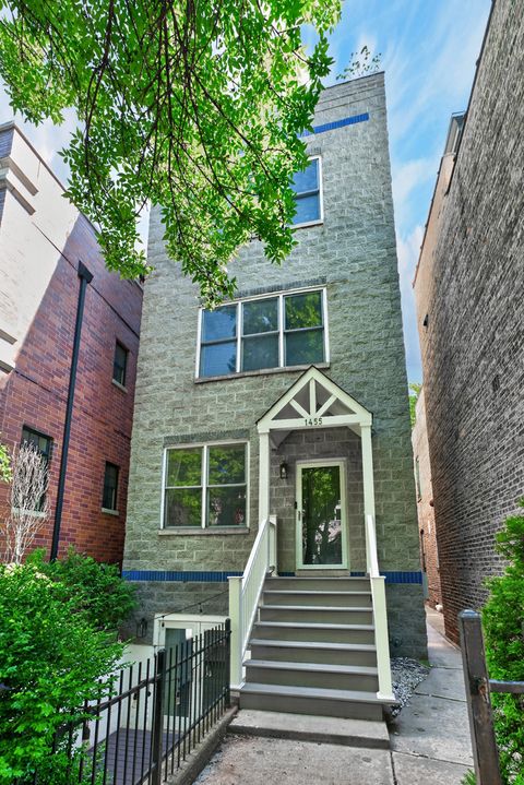 Photo of 1455 W Wolfram Street #A, Chicago, IL 60657 (MLS # 12658822)