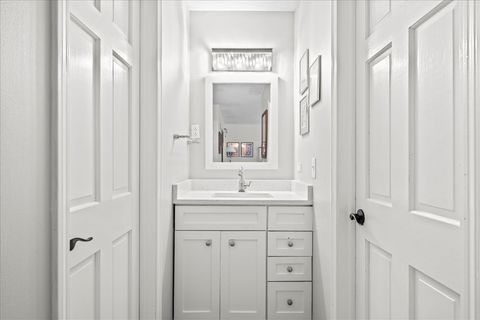 Tiny photo for 308 Signe Court, Lake Bluff, IL 60044 (MLS # 12420599)