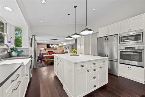 Tiny photo for 308 Signe Court, Lake Bluff, IL 60044 (MLS # 12420599)