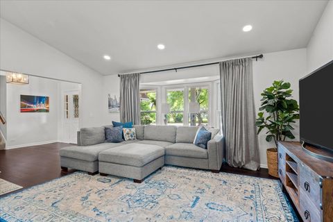 Tiny photo for 308 Signe Court, Lake Bluff, IL 60044 (MLS # 12420599)