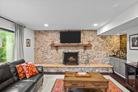 Tiny photo for 308 Signe Court, Lake Bluff, IL 60044 (MLS # 12420599)