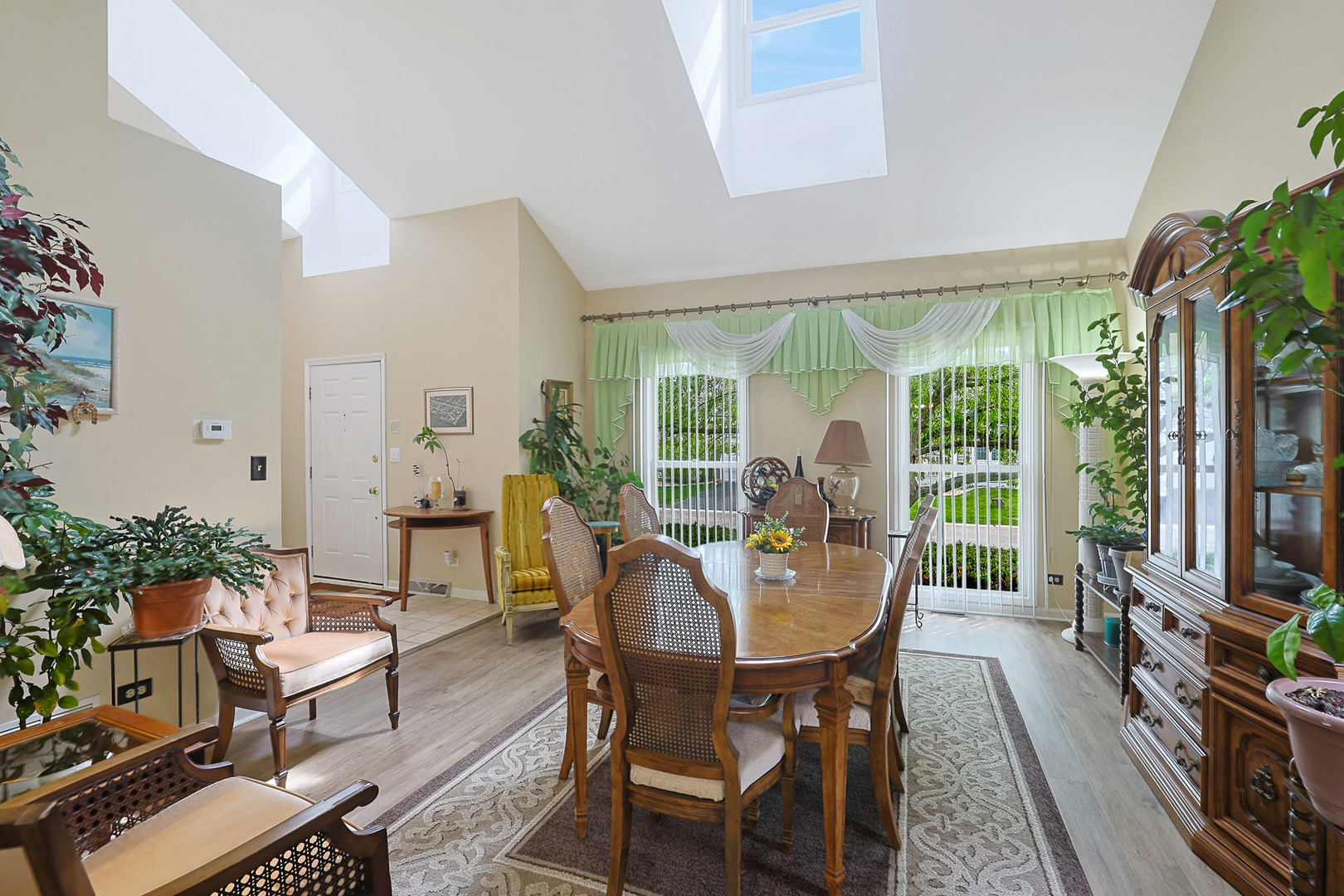 281 WINDSOR Drive