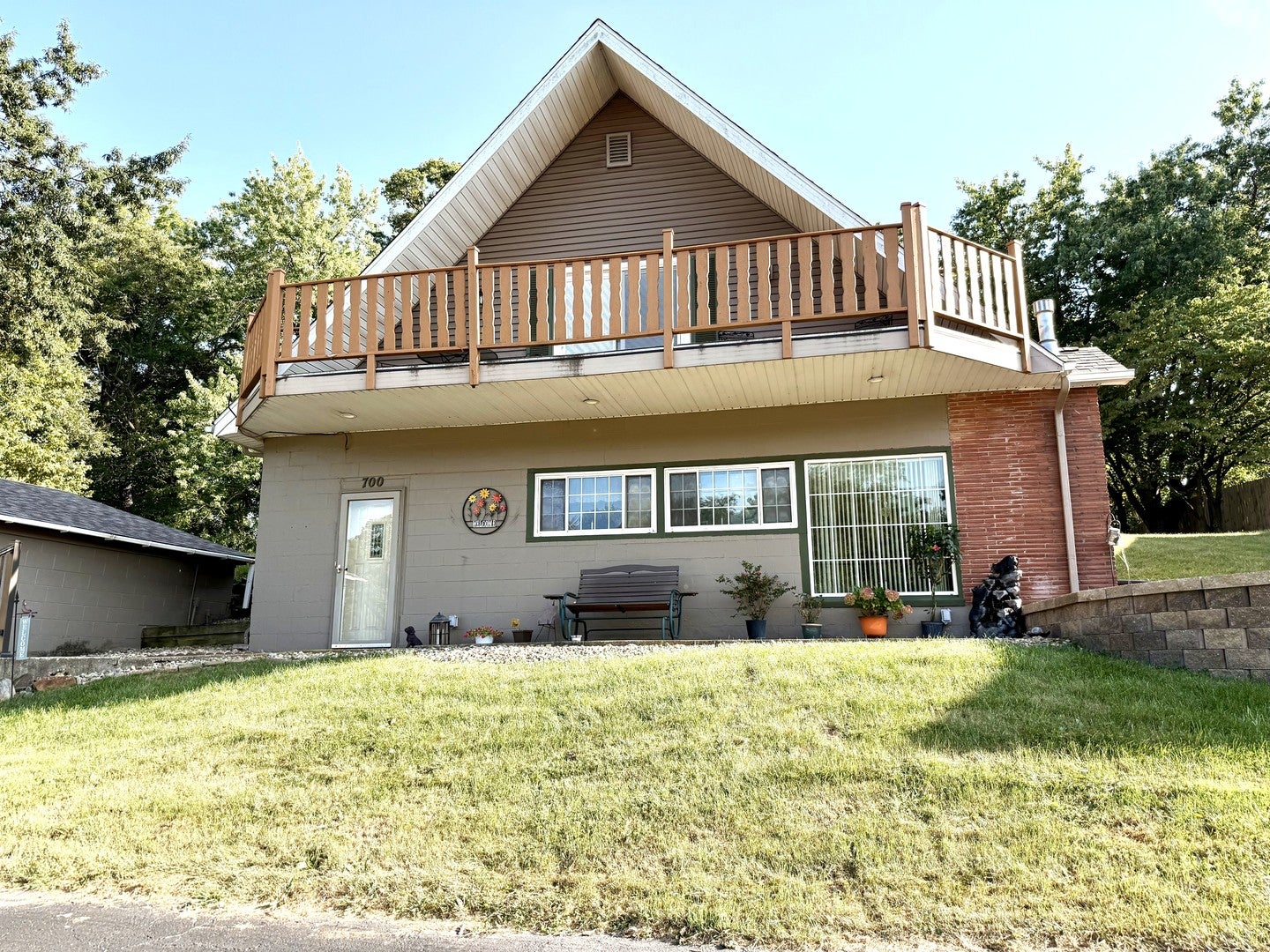 700 W Webster Street
