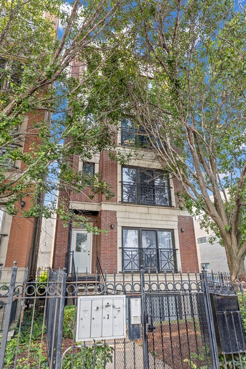 Photo of 2521 W Congress Parkway #4, Chicago, IL 60612 (MLS # 12726583)
