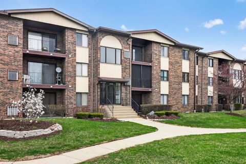 Photo of 13911 Laramie Avenue #122, Crestwood, IL 60418 (MLS # 12585893)