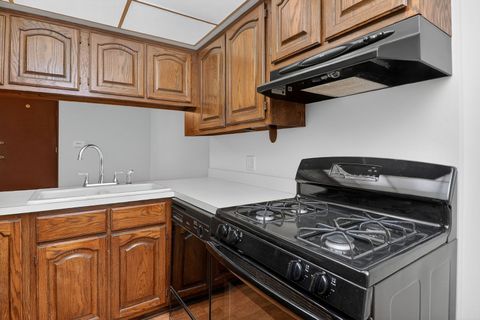 Tiny photo for 13911 Laramie Avenue #122, Crestwood, IL 60418 (MLS # 12585893)