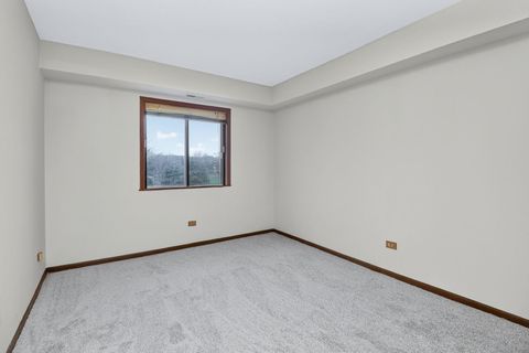 Tiny photo for 13911 Laramie Avenue #122, Crestwood, IL 60418 (MLS # 12585893)