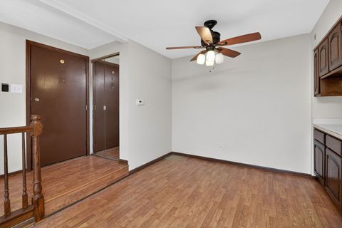 Tiny photo for 13911 Laramie Avenue #122, Crestwood, IL 60418 (MLS # 12585893)