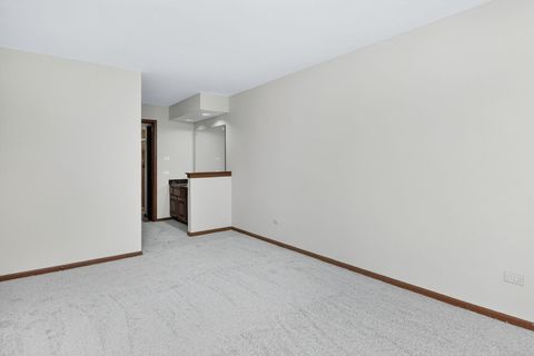 Tiny photo for 13911 Laramie Avenue #122, Crestwood, IL 60418 (MLS # 12585893)