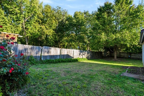 Tiny photo for 812 W Olive Street, Bloomington, IL 61701 (MLS # 12790358)