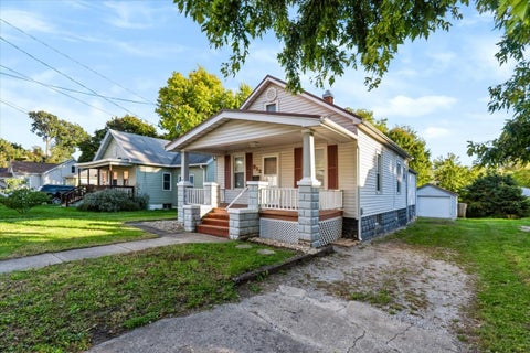 Tiny photo for 812 W Olive Street, Bloomington, IL 61701 (MLS # 12790358)