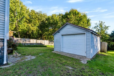 Tiny photo for 812 W Olive Street, Bloomington, IL 61701 (MLS # 12790358)