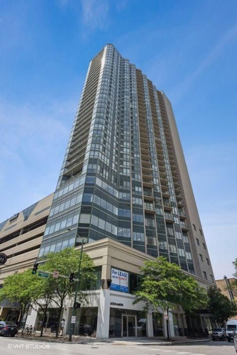 111 W Maple Street 3011 Chicago IL 60610