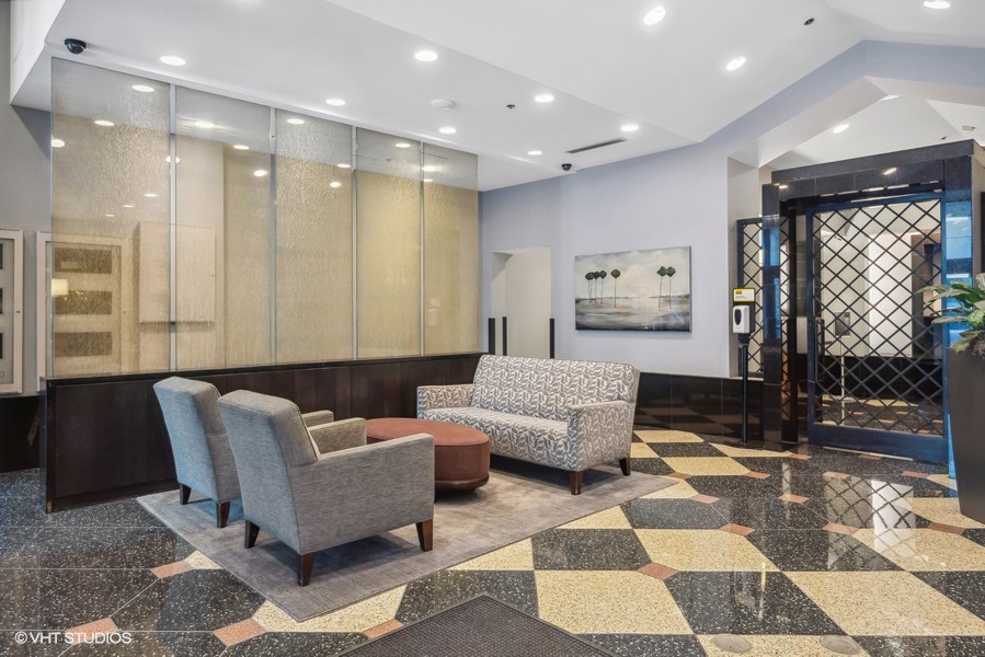 111 W Maple Street 3011