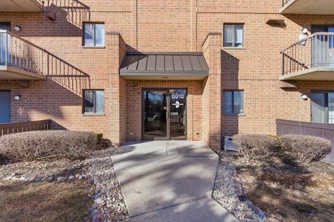 Tiny photo for 6010 Lake Bluff Drive #402, Tinley Park, IL 60477 (MLS # 12566861)