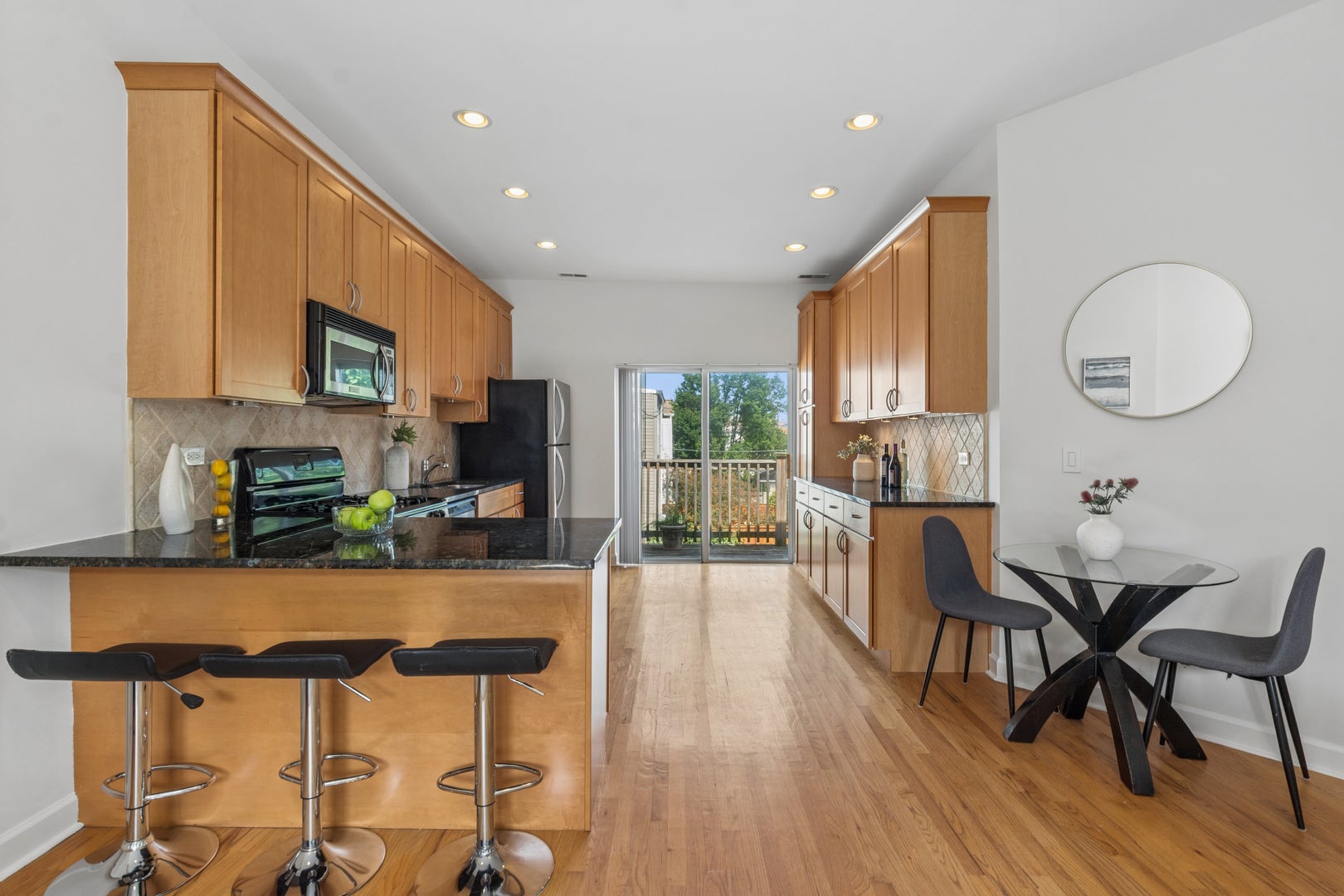 3222 W SUNNYSIDE Avenue 2E