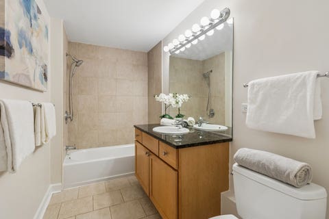 Tiny photo for 3222 W SUNNYSIDE Avenue #2E, Chicago, IL 60625 (MLS # 12743662)