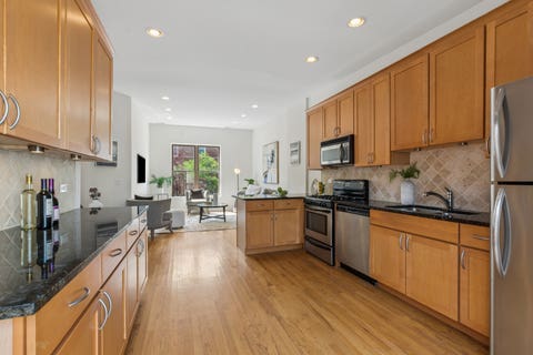 Tiny photo for 3222 W SUNNYSIDE Avenue #2E, Chicago, IL 60625 (MLS # 12743662)