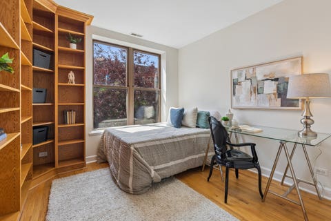 Tiny photo for 3222 W SUNNYSIDE Avenue #2E, Chicago, IL 60625 (MLS # 12743662)