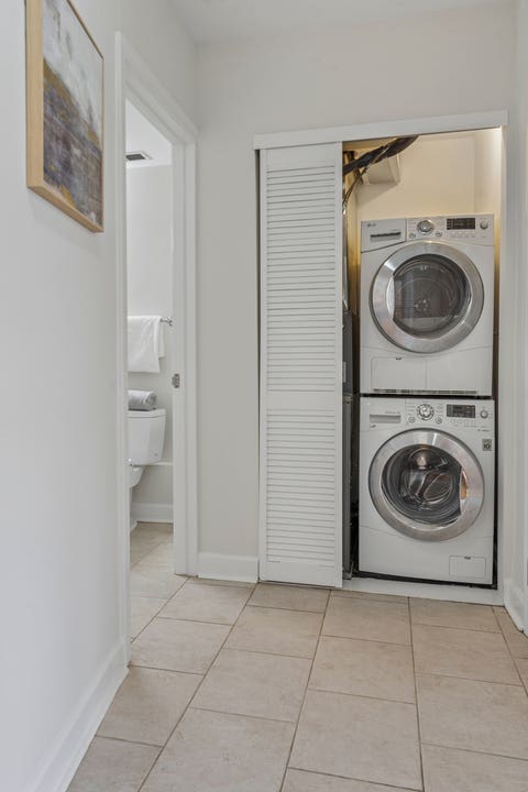 Tiny photo for 3222 W SUNNYSIDE Avenue #2E, Chicago, IL 60625 (MLS # 12743662)