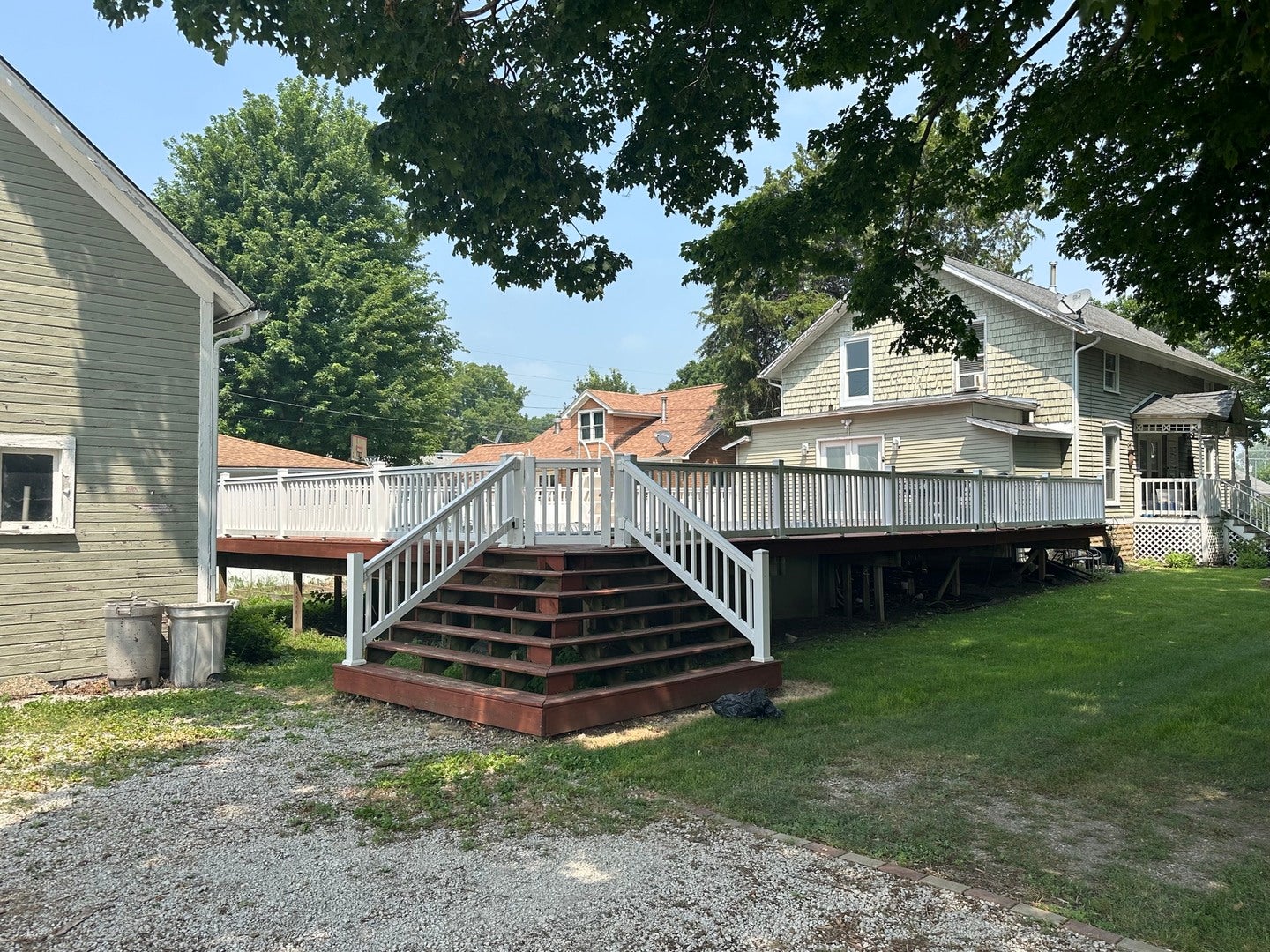 207 W Elm Street