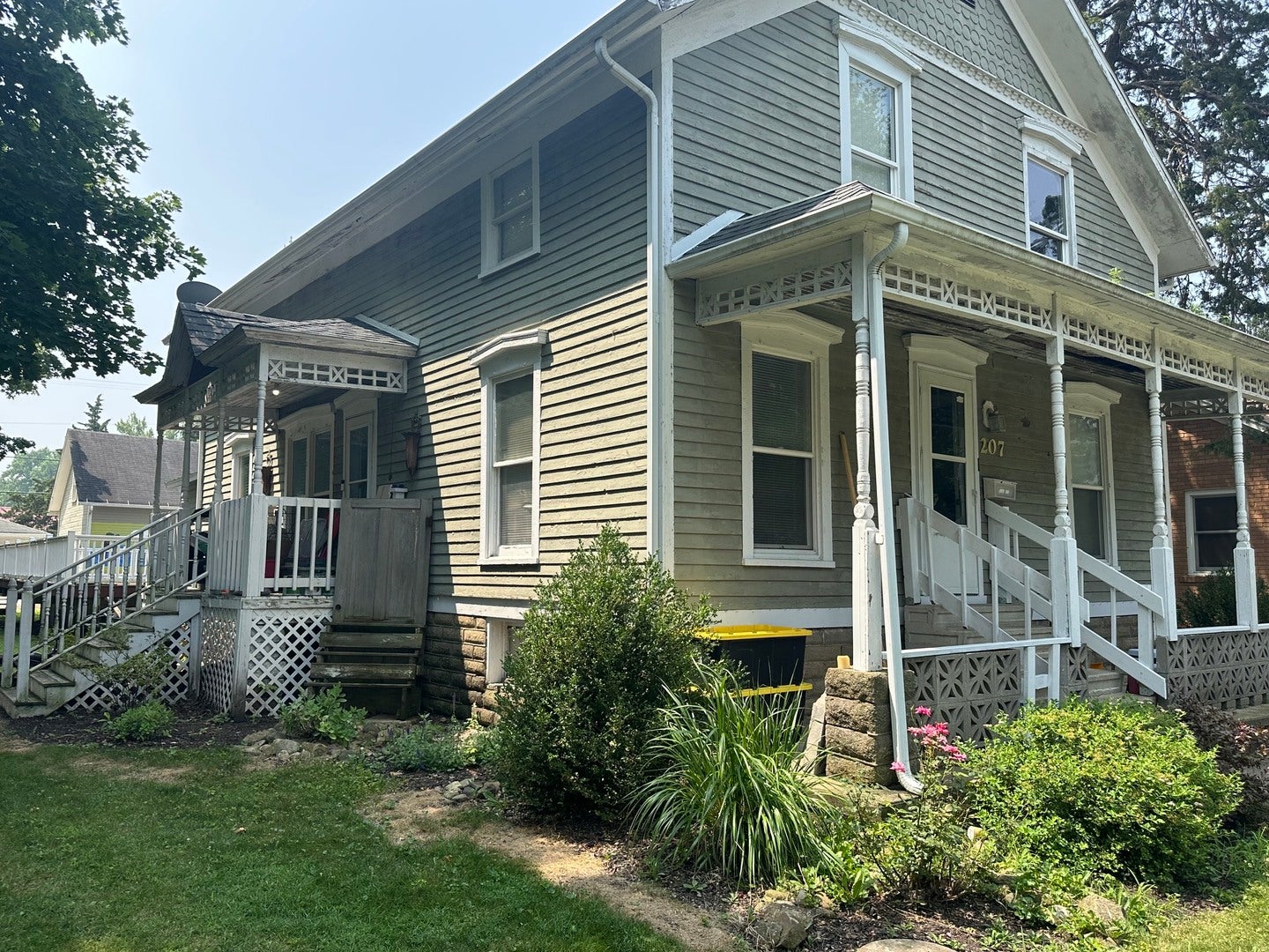 207 W Elm Street