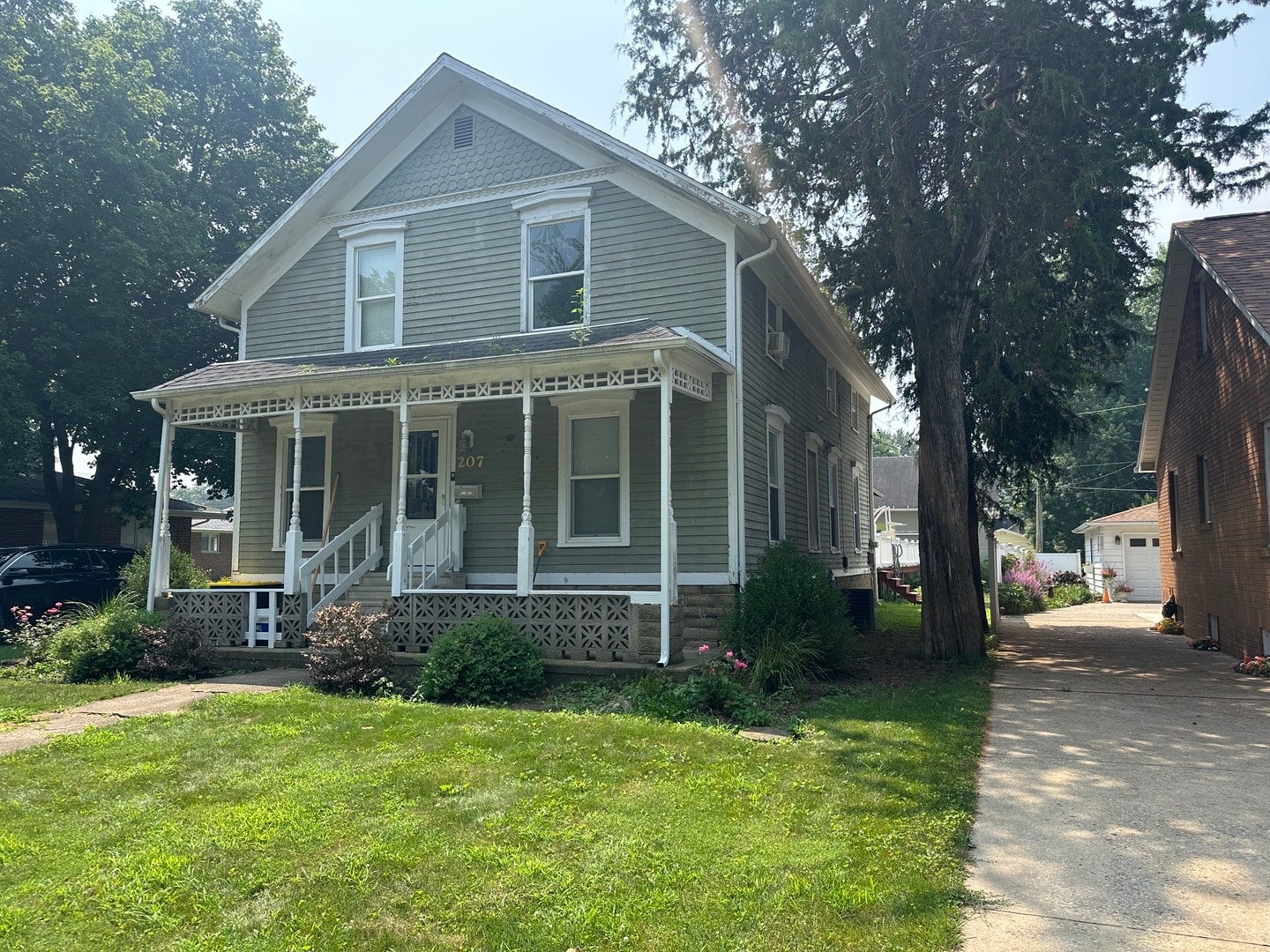 207 W Elm Street