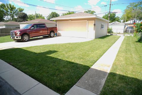 Tiny photo for 1428 1/2 N ASHBEL Avenue, Berkeley, IL 60163 (MLS # 12408507)