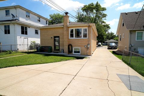 Tiny photo for 1428 1/2 N ASHBEL Avenue, Berkeley, IL 60163 (MLS # 12408507)