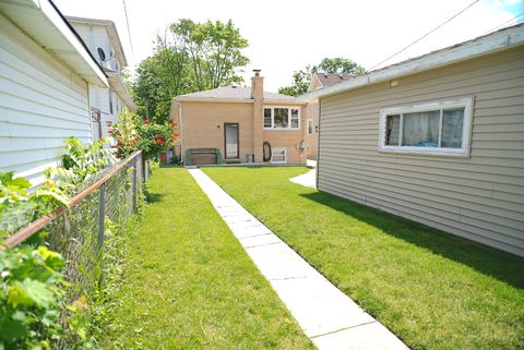 Tiny photo for 1428 1/2 N ASHBEL Avenue, Berkeley, IL 60163 (MLS # 12408507)