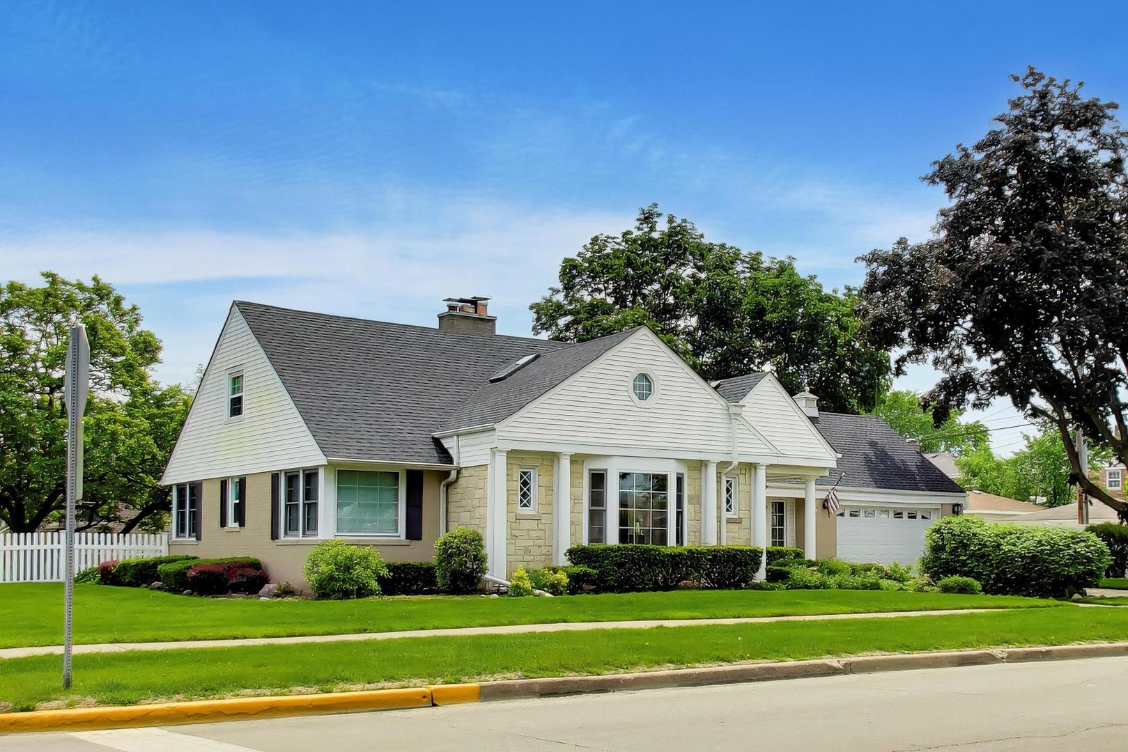 1646 N 18th Avenue