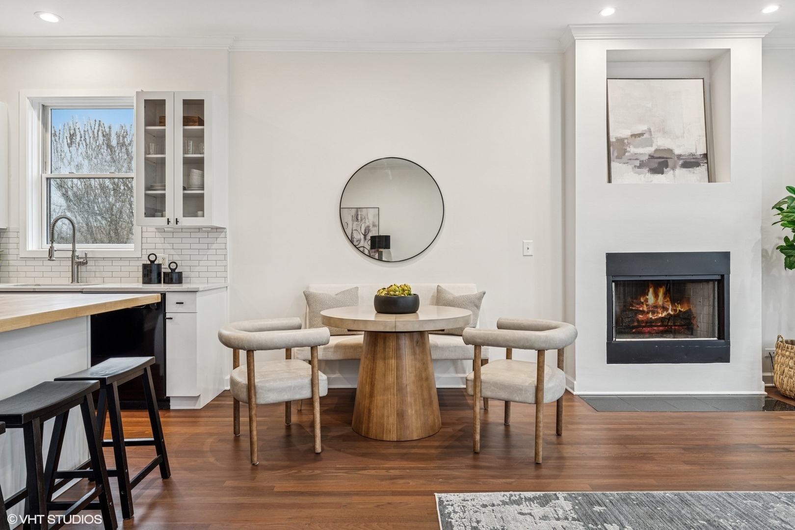 814 N Winchester Avenue 3