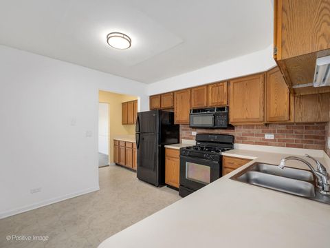 Tiny photo for 700 Bent Ridge Lane, Elgin, IL 60120 (MLS # 12610111)