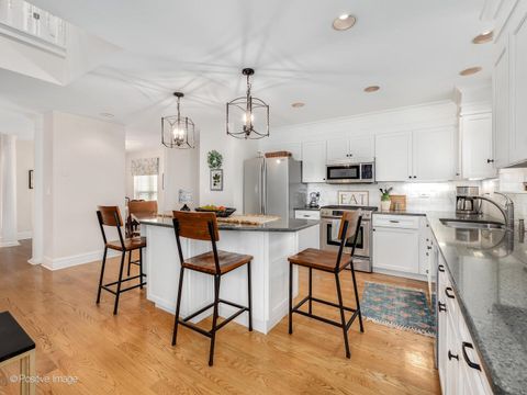 Tiny photo for 11 Manchester Lane, Elmhurst, IL 60126 (MLS # 12599311)