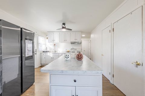 Tiny photo for 9904 S Cicero Avenue, Oak Lawn, IL 60453 (MLS # 12503964)